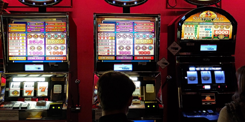 history of slot machines