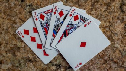 Who Shows Poker Cards First in Poker Games