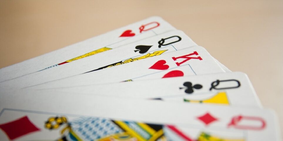 easiest card games for gamblers