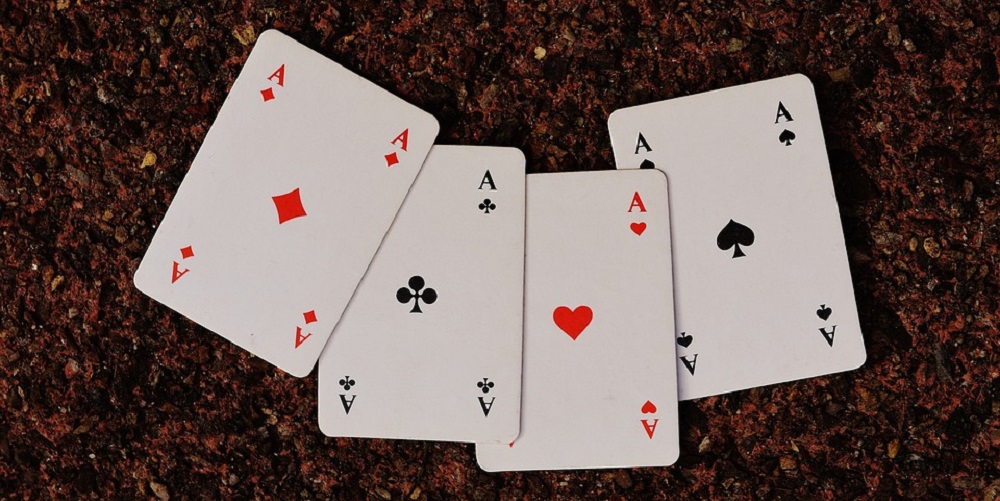 Let It Ride Card Game Rules, Goals, and Tips 2023