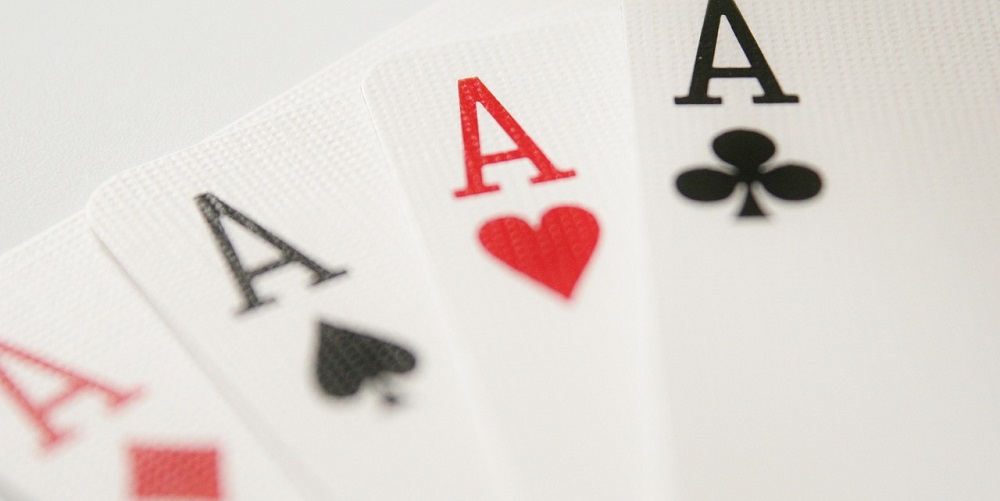 differences-between-5-card-draw-and-5-card-stud-poker