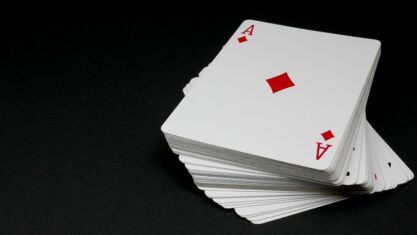 differences between Stud Draw and Community Poker